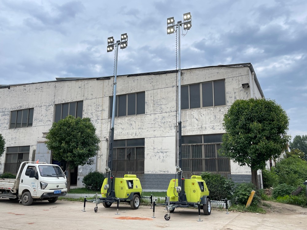 持續(xù)交貨中！山東思拓瑞克20臺(tái)9米移動(dòng)照明燈車陸續(xù)發(fā)貨發(fā)往蒙古國(guó)